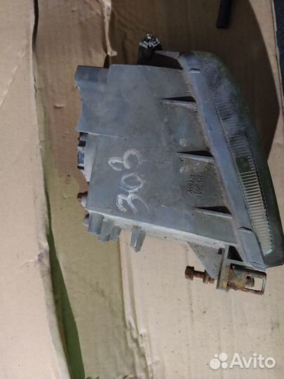 Фара противотуманная левая