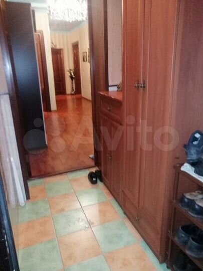 3-к. квартира, 90 м², 4/5 эт.