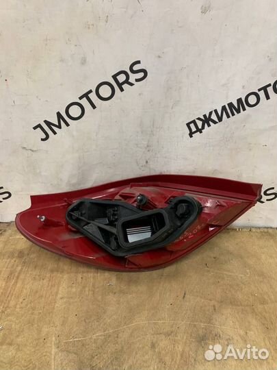 Фонарь задний правый Peugeot 207 CC кабриолет