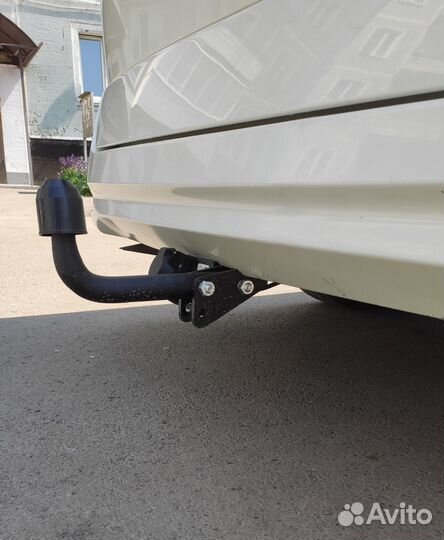 Фаркоп на Ниссан Серена с 2005-2010 г