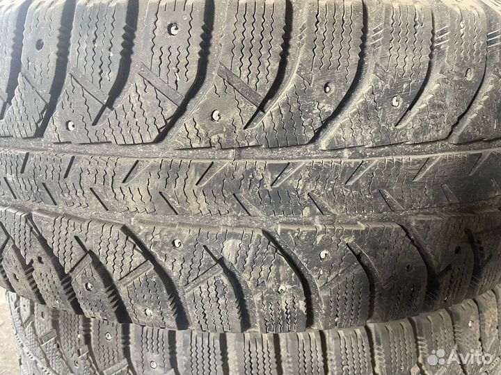 Bridgestone Ice Cruiser 7000 215/60 R17 100H