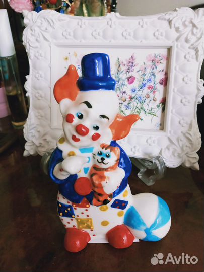 Дети на заборчике