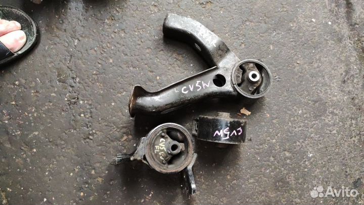 Подушка двигателя передняя mitsubishi outlander