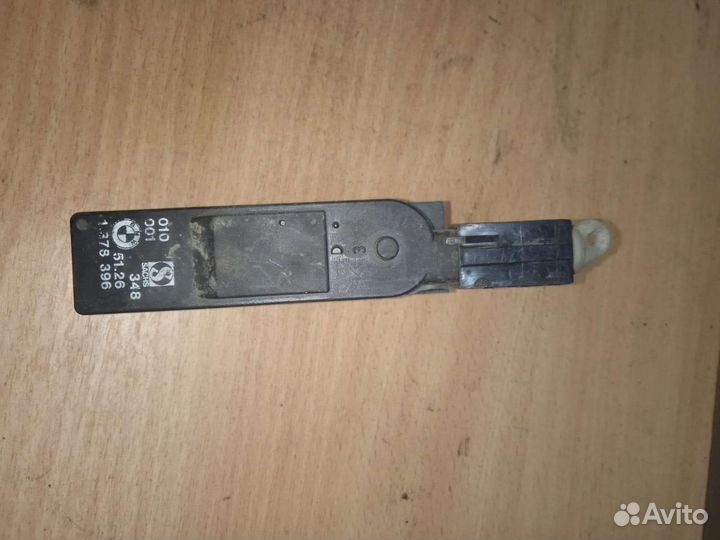 Привод замка крышки багажника bmw 5 E34 бмв 5 E34