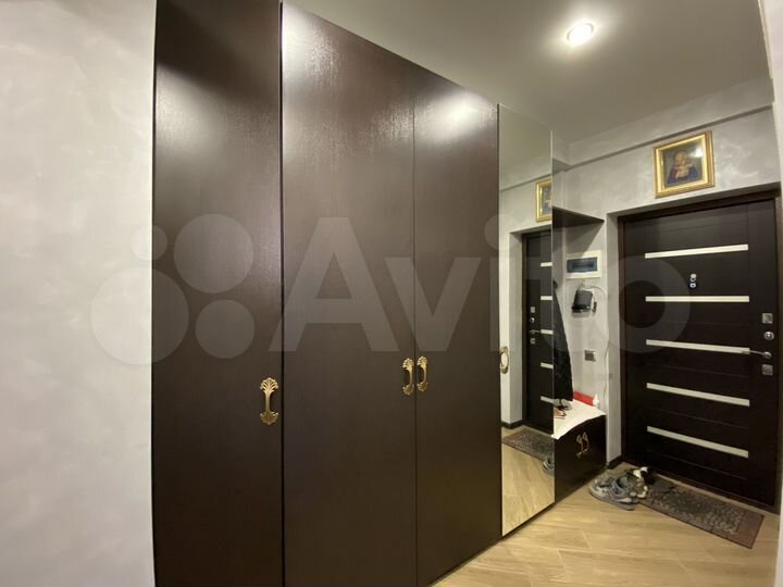 2-к. квартира, 62 м², 1/9 эт.