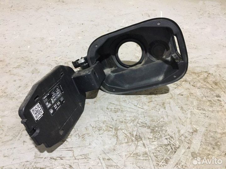 Лючoк бензобака Mercedes A200 W177 1.3L 282.914