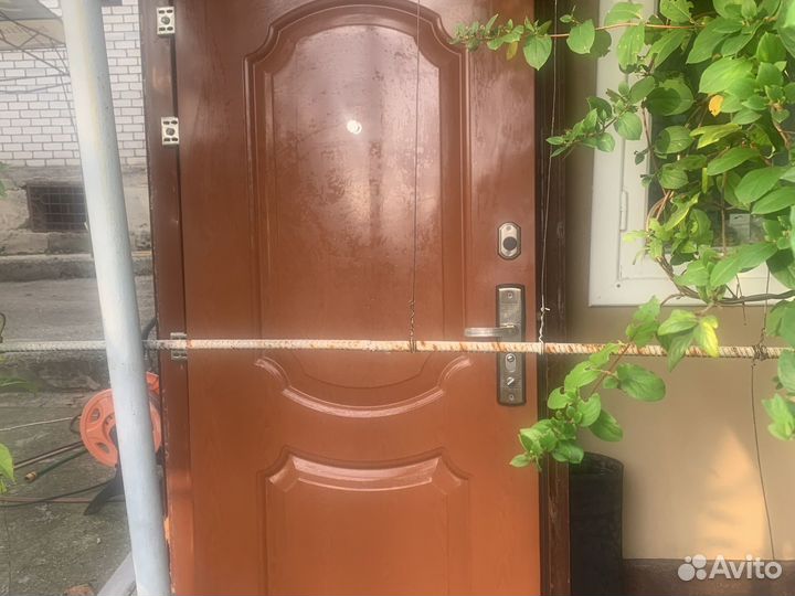 Дверь входная железная бу