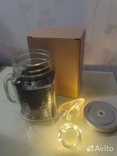 Банка для коктелей с гирляндой