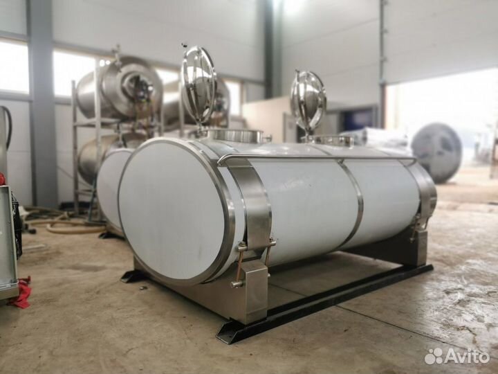 Молоковоз 3000л 2 секции,автоцистерна для молока