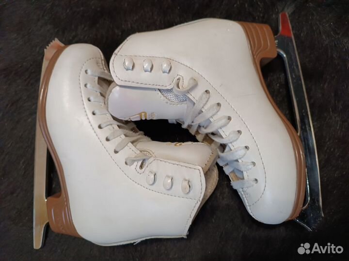 Коньки Jackson