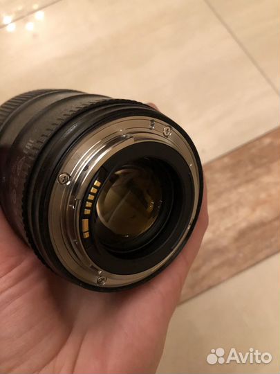 Объектив Canon EF 35 mm f/1.4L II USM