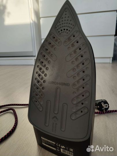 Утюг Redmond Rl-C248