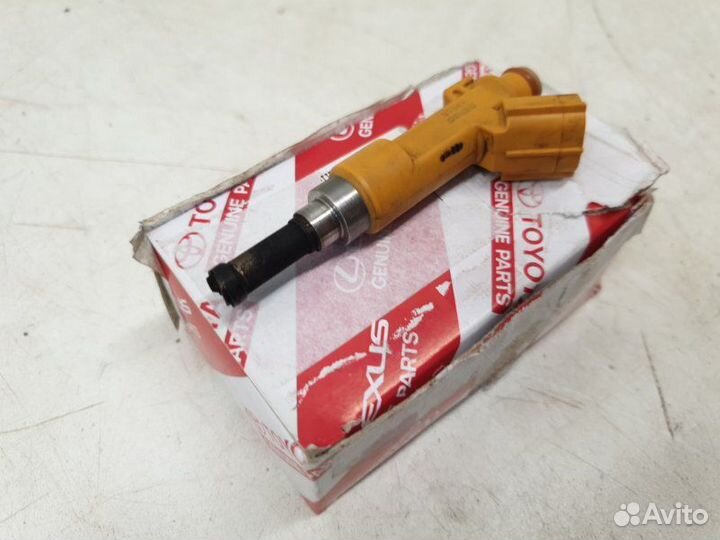 Форсунка топливная Toyota Camry V70 2018