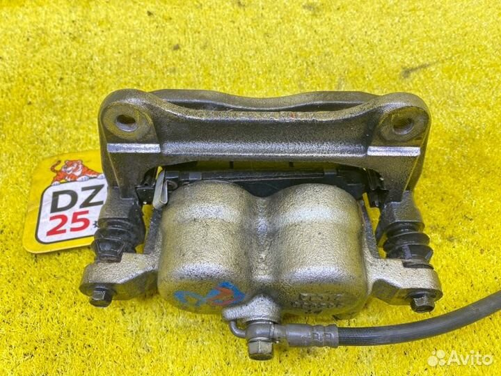 Суппорт передний левый Toyota Venza