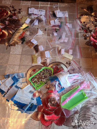 Остатки бисера и алмазной мозайки