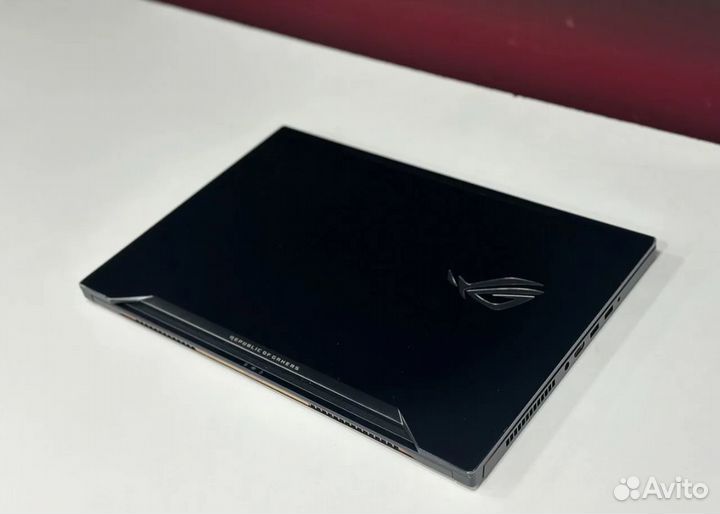 Мощный Asus ROG Zephyrus GTX 1080 / i7-7700 / 16