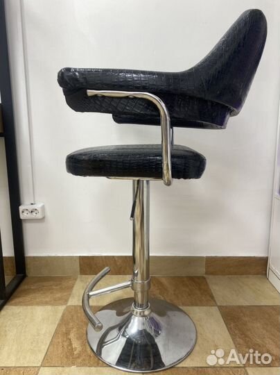 Стул для визажиста бровиста