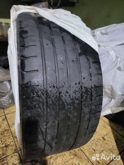 Kumho Crugen HP91 295/35 R21