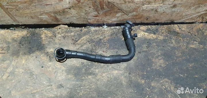 Шланг вентиляции картер. газов Volkswagen Caravel