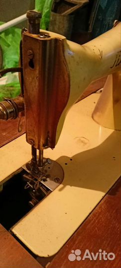 Швейная машинка