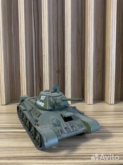 Модель танка Т-34/76 ручная работа роспись