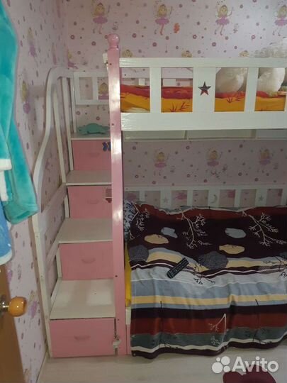 Двух этажная детская кровать