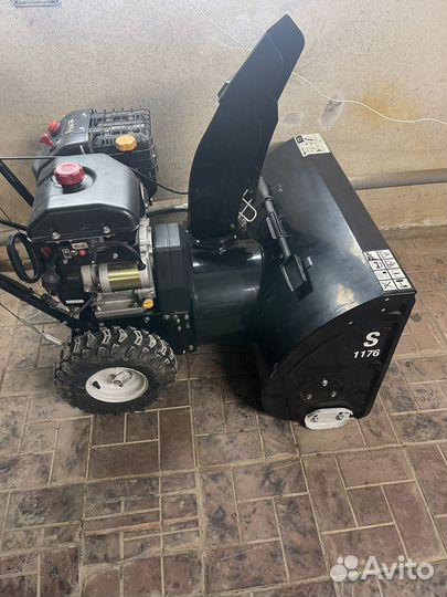 Снегоуборщик бензиновый hyundai S1176