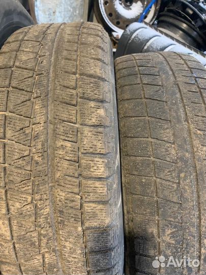 Bridgestone Blizzak Revo GZ 215/60 R17 92T