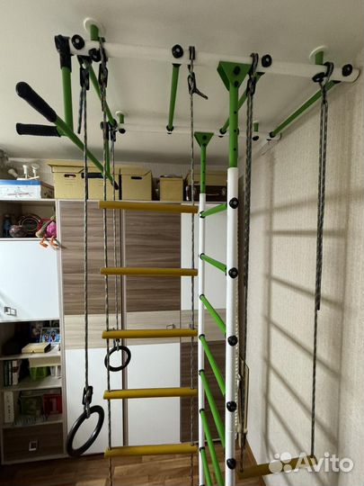 Шведская стенка враспор