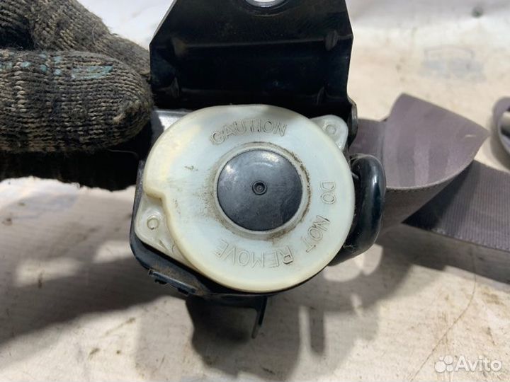 Ремень безопасности задний левый Toyota Vista SV32