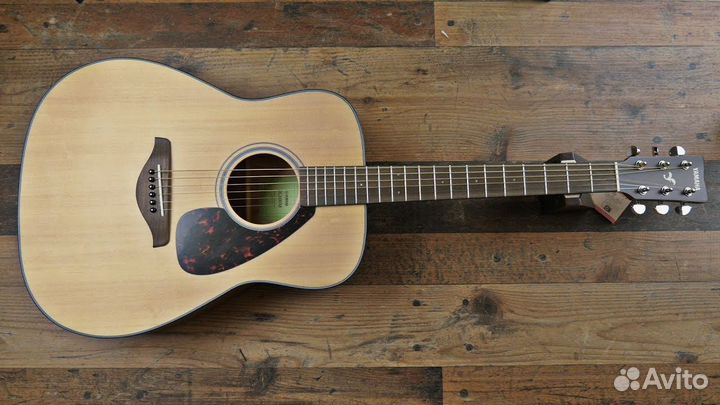 Акустическая гитара Yamaha FG800