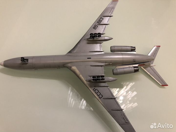 Модель самолета ту-154