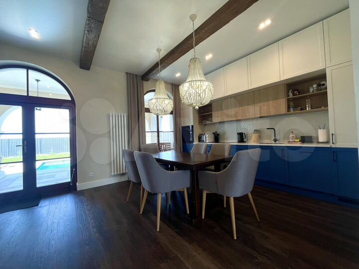 Дом 175 м² на участке 6 сот.