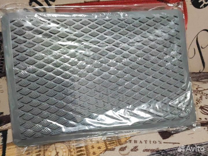 Подпятник для коврика