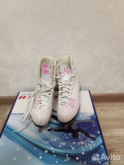 Коньки фигурные 33 размер