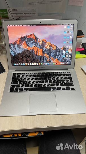 Apple MacBook Air 13 (2012)