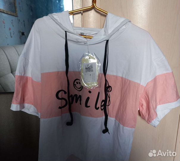 Футболка женская наушниками,новая