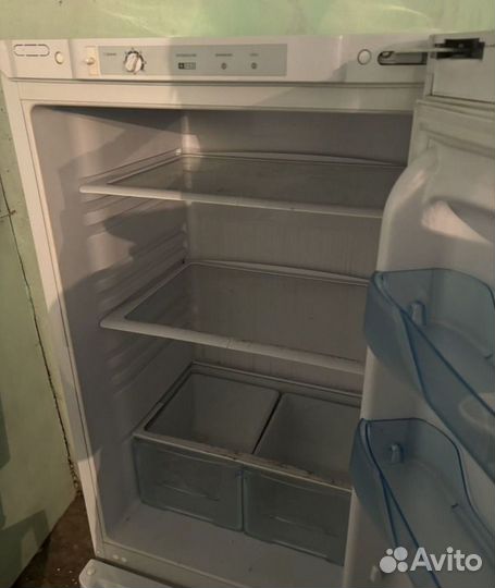 Холодильник бирюса