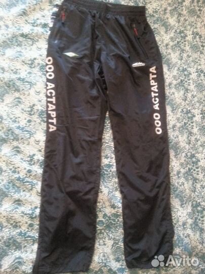 Спортиный фирменный костюм