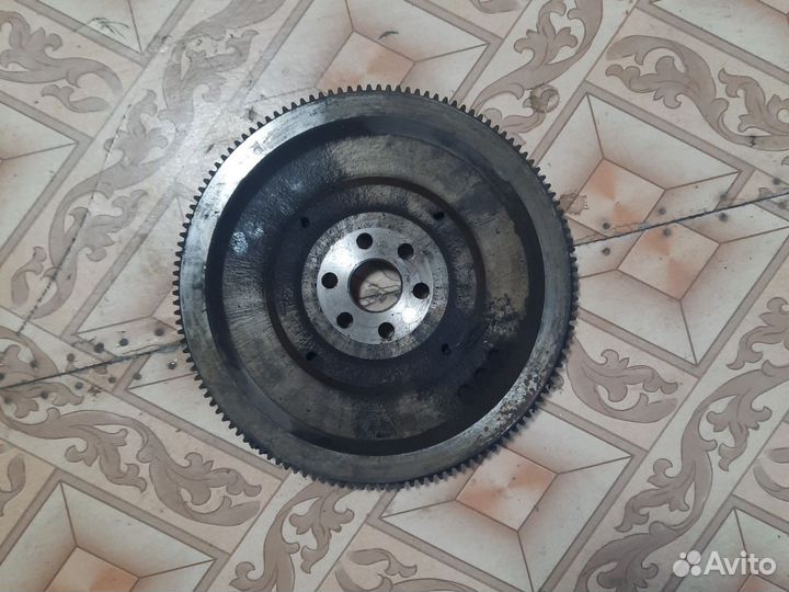 Продам маховик 2110