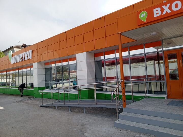 Артемовский Паровозников 25, площади 142 и 101 м²