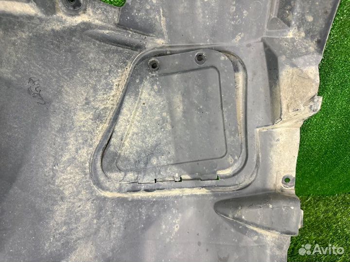 Подкрылок передний правый Bmw 5 F11 N52B25 2011