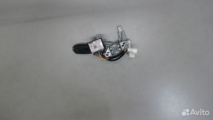 Замок зажигания Mitsubishi Outlander, 2003