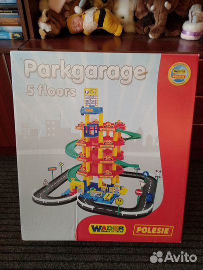 Гараж Паркинг 5-уровней с дорогой и авто(Полесье)