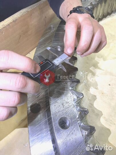 Опорно-поворотный круг JS200W JRB0017