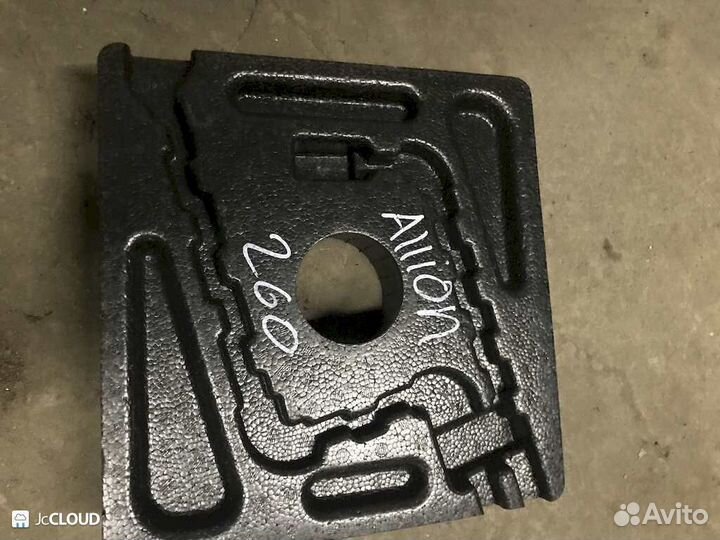 Ящик под инструменты на toyota allion NZT260 1nzfe