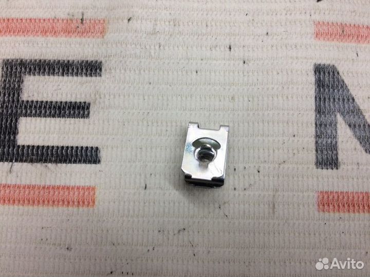 Клипса панели приборов Bmw 5-Series E60 M54B25