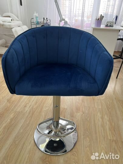 Барный стул для бровиста, визаж