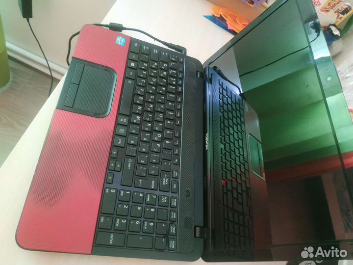 Ноутбук toshiba