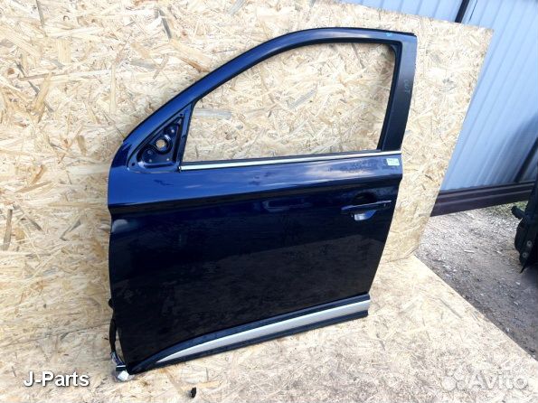 Передняя левая дверь Митсубиши Аутлендер 3